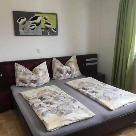 Wohnhaus City Sued Herzogsdorf Extérieur photo