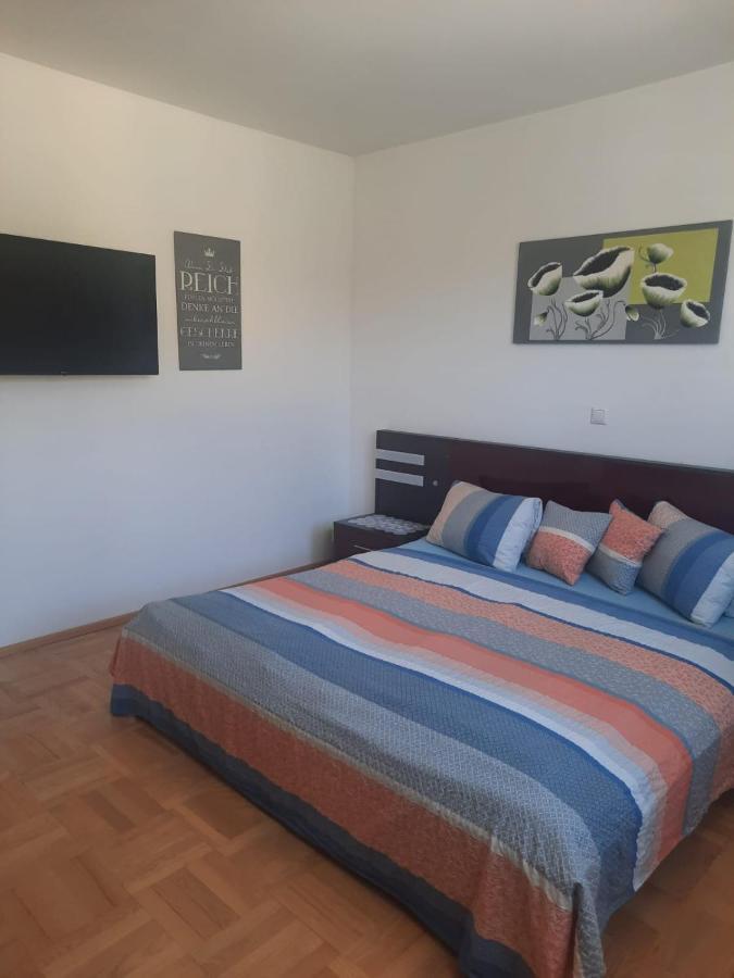 Wohnhaus City Sued Herzogsdorf Extérieur photo