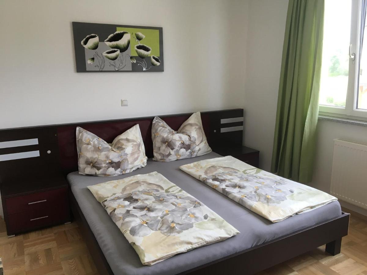 Wohnhaus City Sued Herzogsdorf Extérieur photo