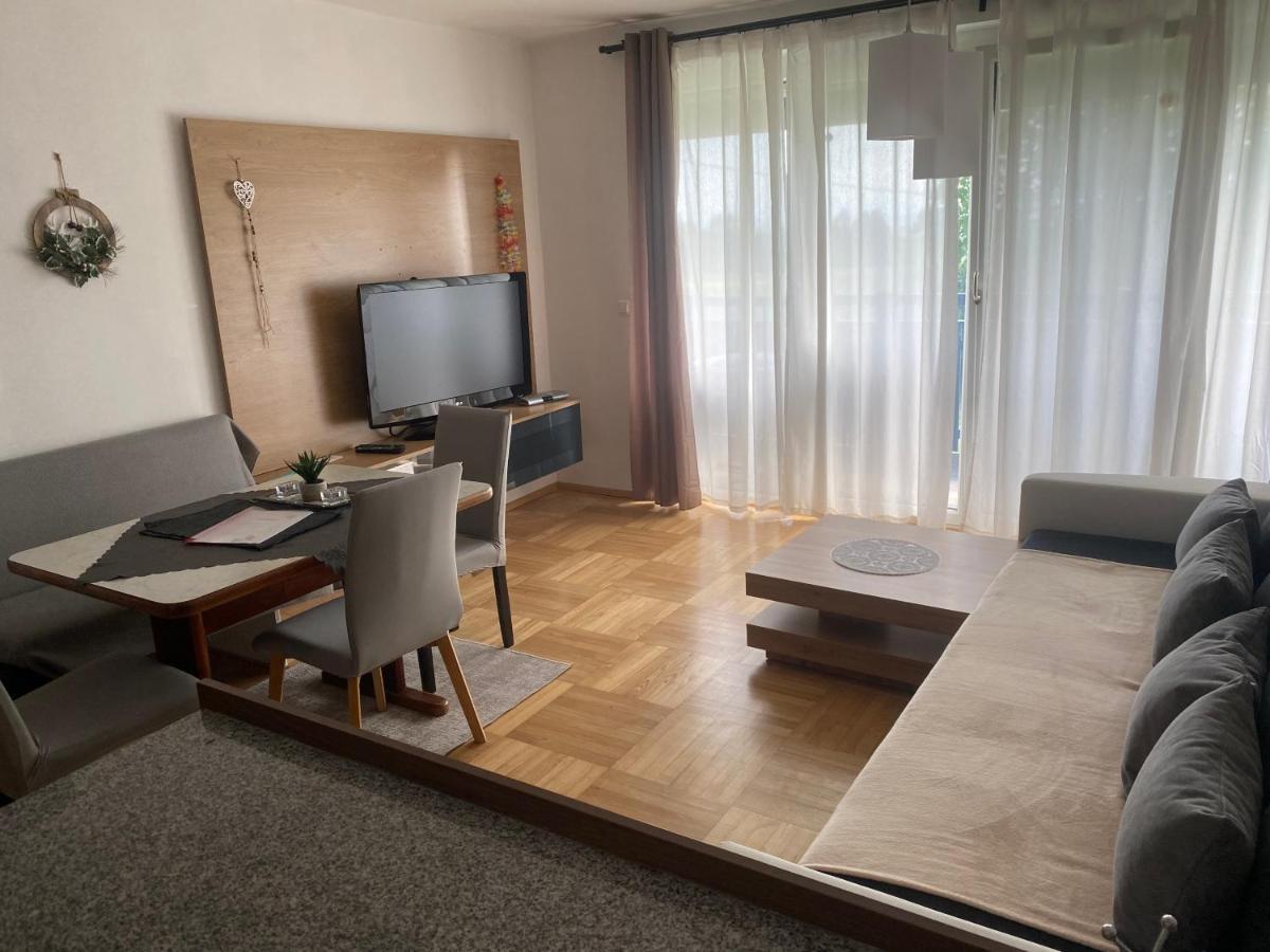 Wohnhaus City Sued Herzogsdorf Extérieur photo