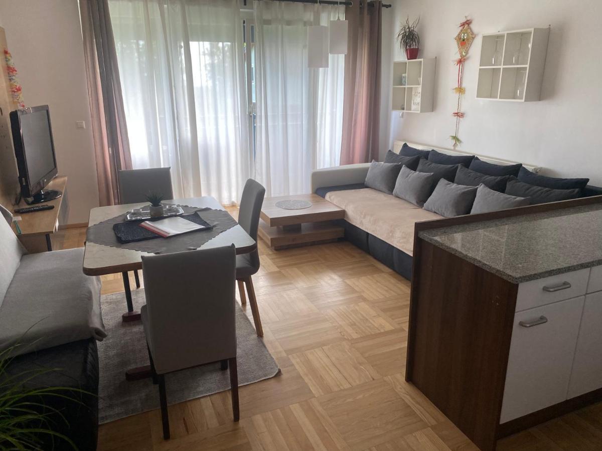 Wohnhaus City Sued Herzogsdorf Extérieur photo